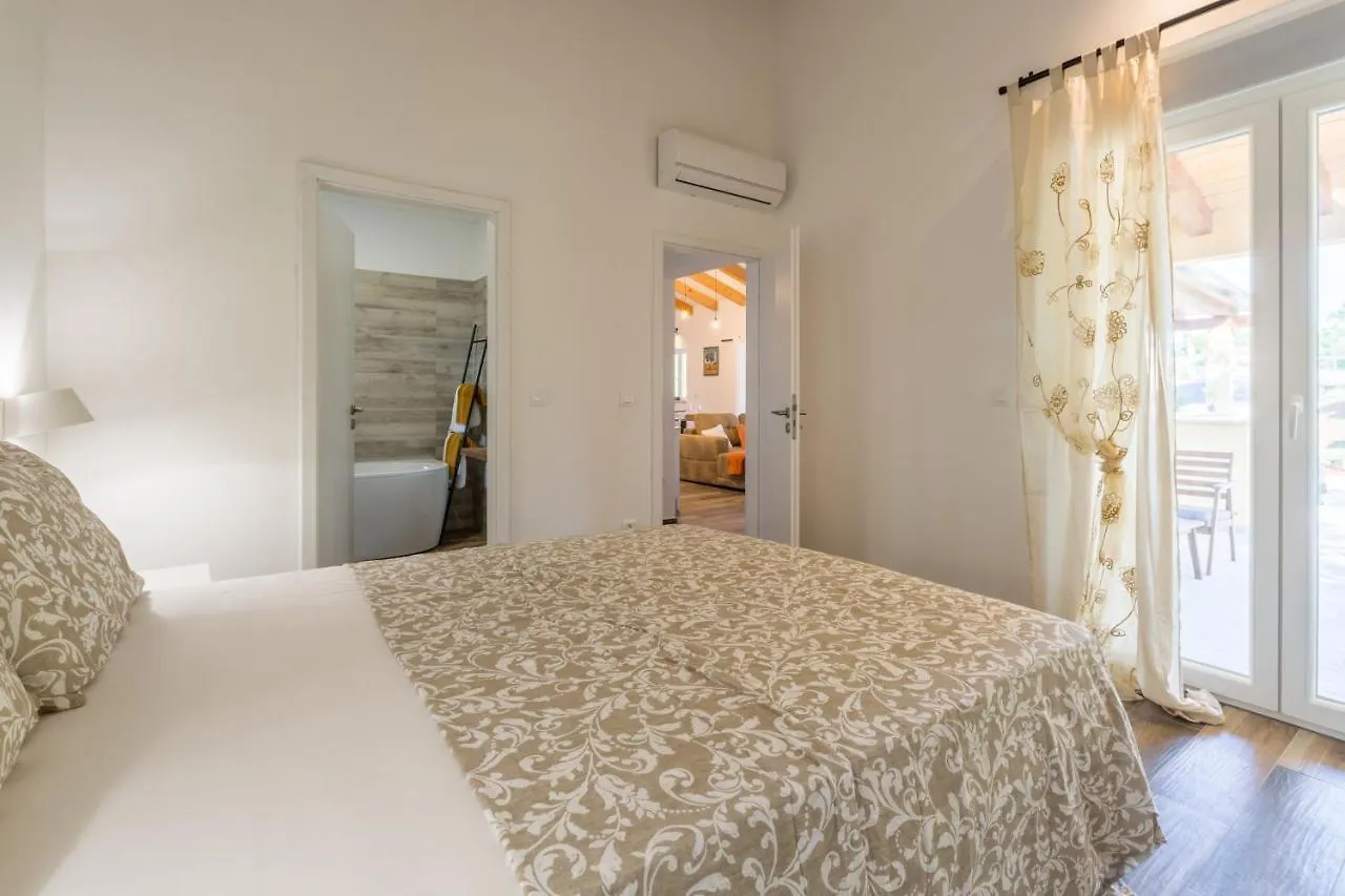 Villa Savey - Heated Pool Sivati