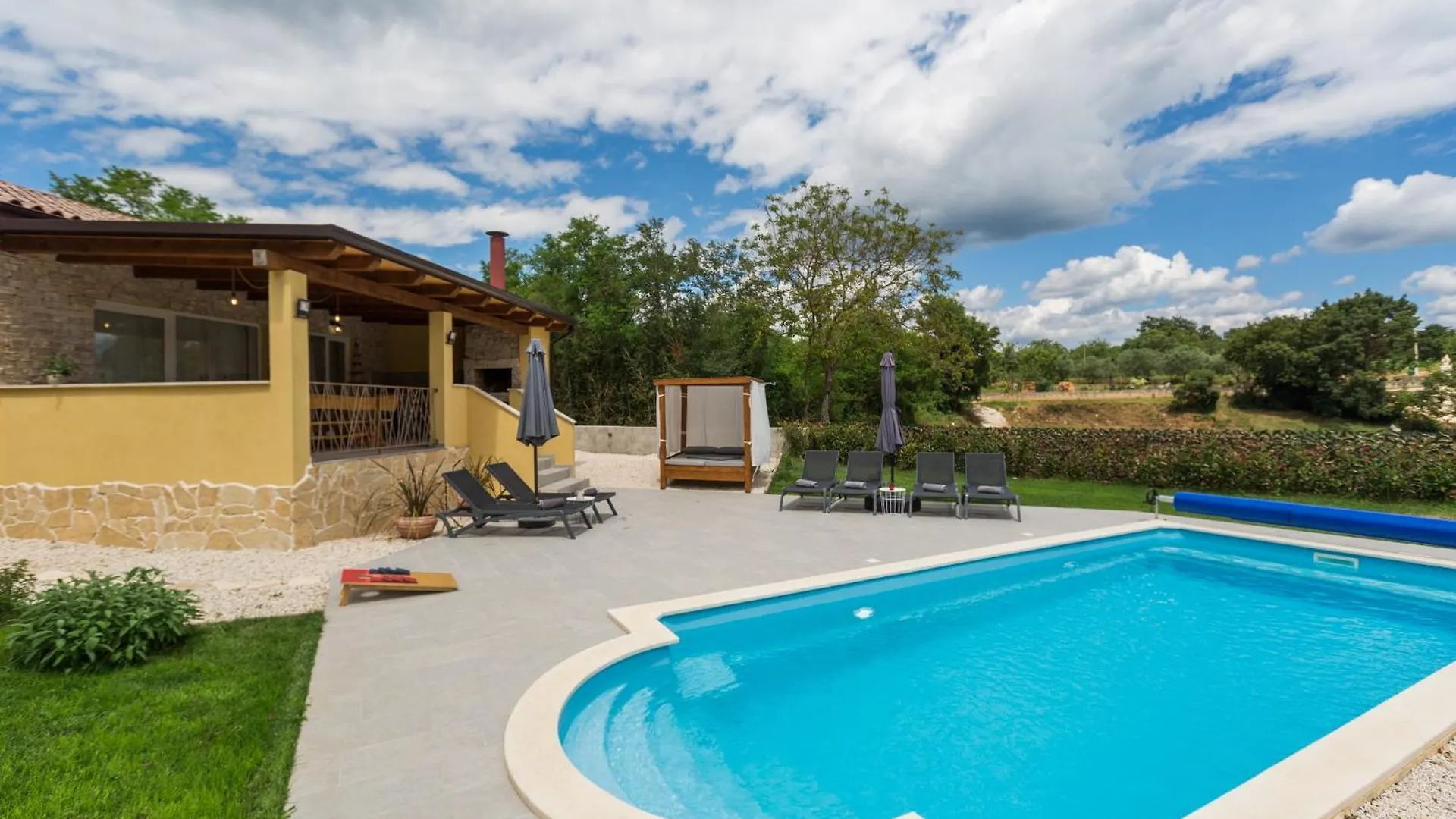 Villa Savey - Heated Pool Sivati